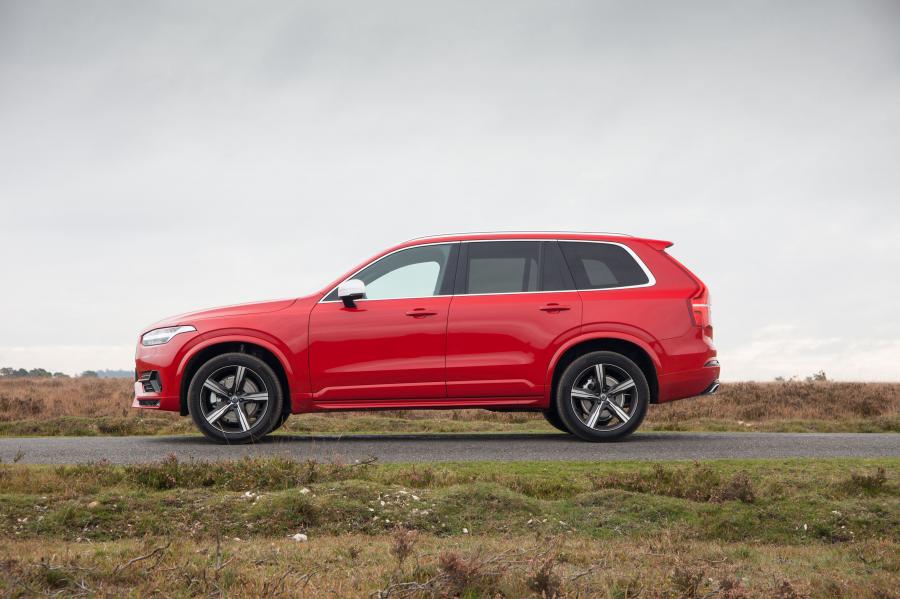 Volvo XC90 D5 R-Design 2015 года  (UK) (фото 12 из 44)